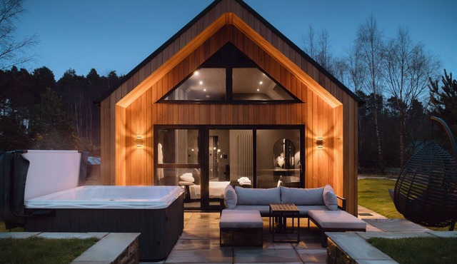 Blackthorn Lodge - Hot Tub & Sauna