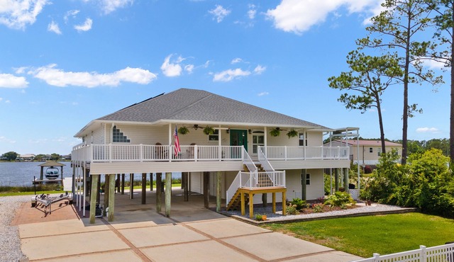 Blackwater Retreat - Get away from it all at Southern Sol!