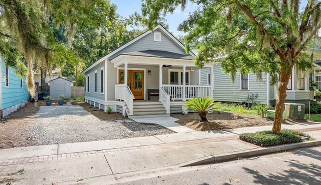 Bladen Hideaway - Downtown Southern Charm