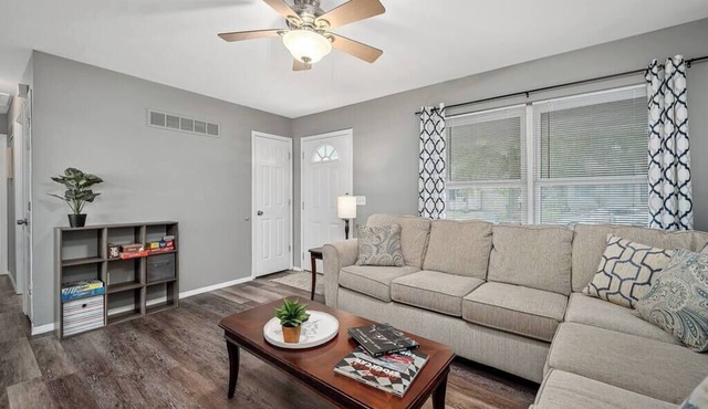 Blair's House in O'Fallon 3 Bed 1.5 Bath Game Room