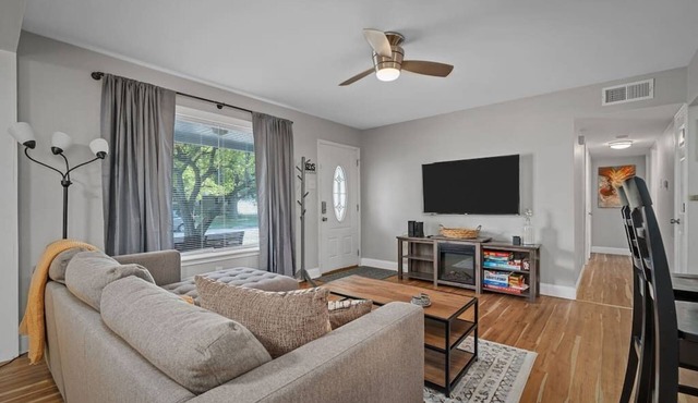 Blair's House on St. Joseph - 3Bed 1.5Bath