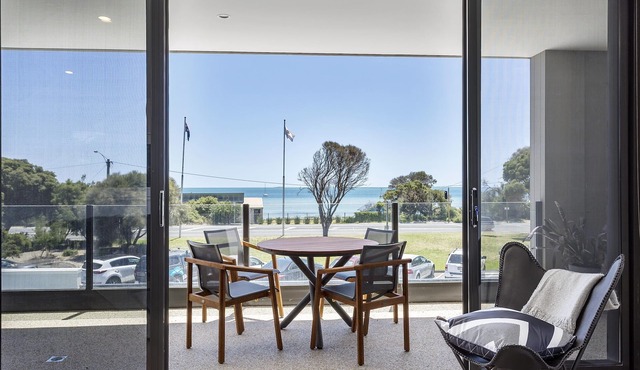 Blairgowrie Apartment 1 - Newly renovated apartment across the road from Blairgowrie Foreshore.