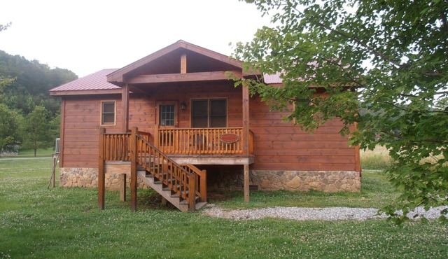 Blairsville,Ga cabin near all popular Georgia mountains activities on Hwy. 348