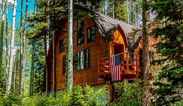 Blanche's Retreat by Cottonwood Lodging