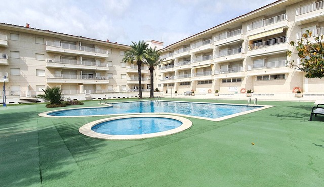 Blaumar B38 Estartit apartment rental with pool and air conditioning