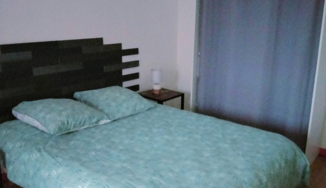 Blayais self-catering cottage with swimming poolPets accepted