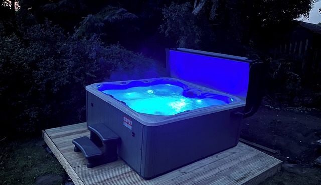 BlaydonBurn - Sleeps 6 - Parking - Garden - HotTub