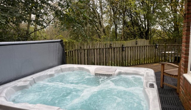 Blaydonburn - Sleeps 4,5 - Parking - Hottub - Yard