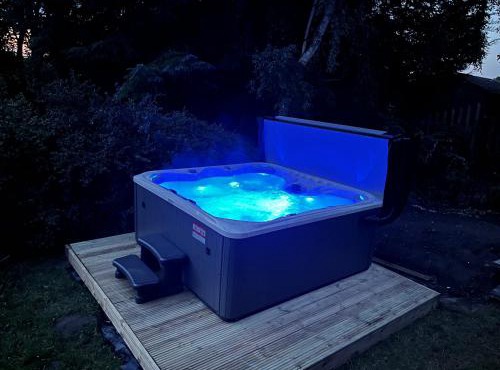 BlaydonBurn - Sleeps 6 - Parking - Garden - HotTub