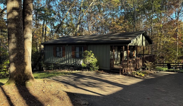 Bledsoe Bungalow -Green Acres