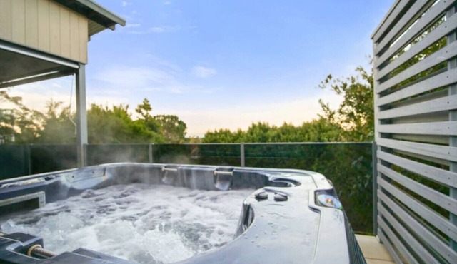 Blenheim Beauty - 3 Bdrm Home with Spa