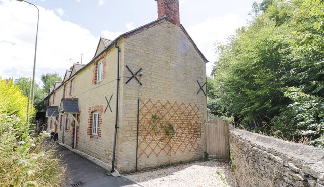 BLENHEIM EDGE, THE CAUSEWAY, pet friendly in Woodstock