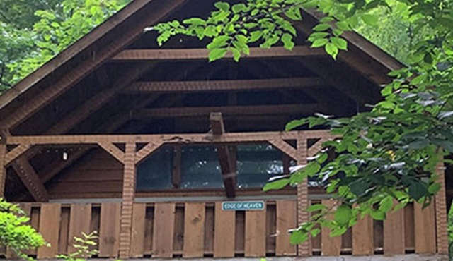 Blessed Nest: Free Attraction Ticket, Hot Tub, Pool Access, & Mountain Views
