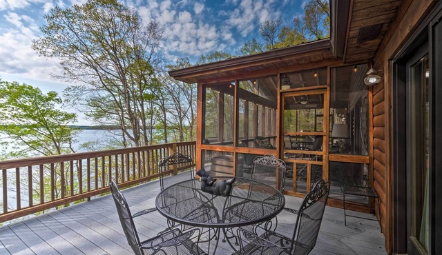 BLESSING BY THE LAKE Lakefront Cabin w/DOCK, Lake View and 2 Master Suites!