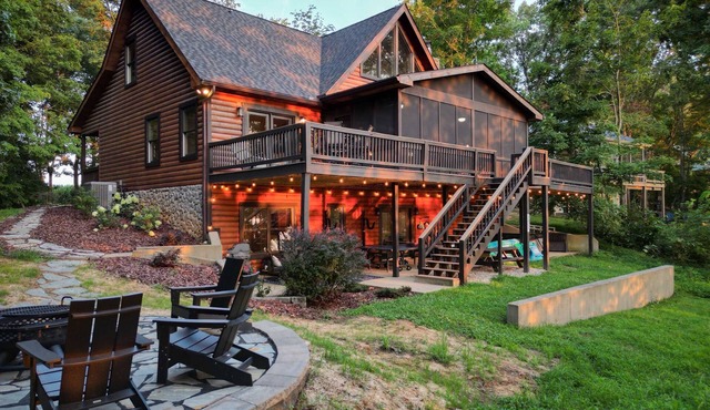 Blessing by the Lake | Lakeside Cabin|Hot Tub Wifi