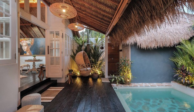 " BLISS" A COUPLES ESCAPE TO LUXURY .nWhere luxury meets tranquility .n