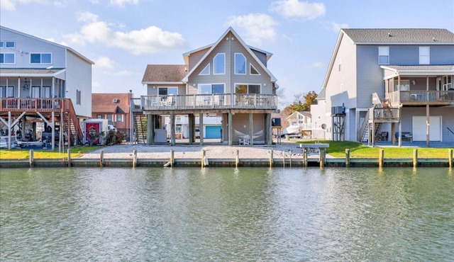 Bliss by the Bay - Canal Front with fabulous Amenities!