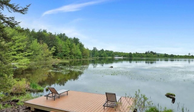 Bliss by the Lake, Private Lakefront Kayaks MovieRoom FirePit HotTub