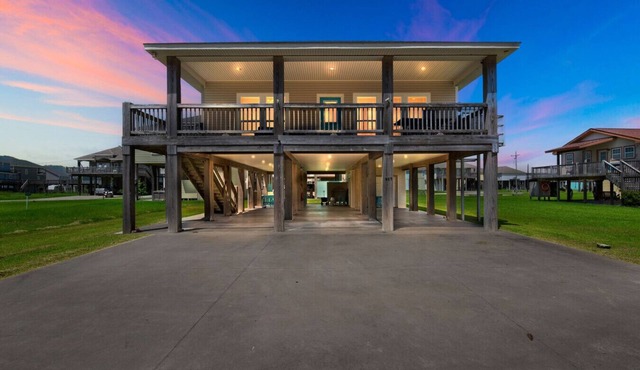 Bliss on the Beach | Sleeps 10