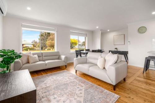 Blissful Blayney Home - Comfy Cosy and Sleeps 6