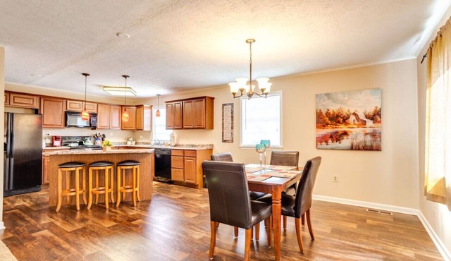 Blissful Bungalow across from LMU campus