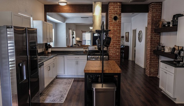 Blissful Charm 3-bedroom house in charming DT Waco