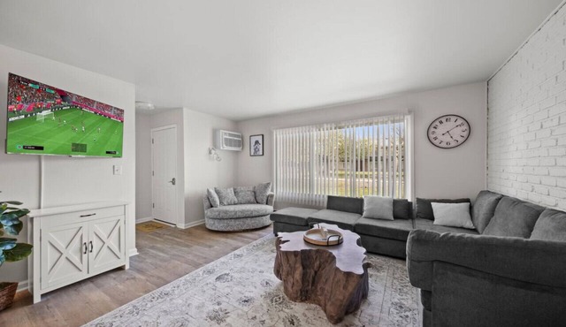 Blissful Coziness 1BD W Free parking n Fast Wi-fi