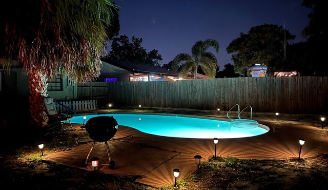 Blissful escape nDelightful 3-bedroom house, warm water swimming pool in Orlando