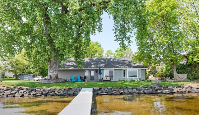 Blissful Getaway! Steps to shore, one level 2bd2ba