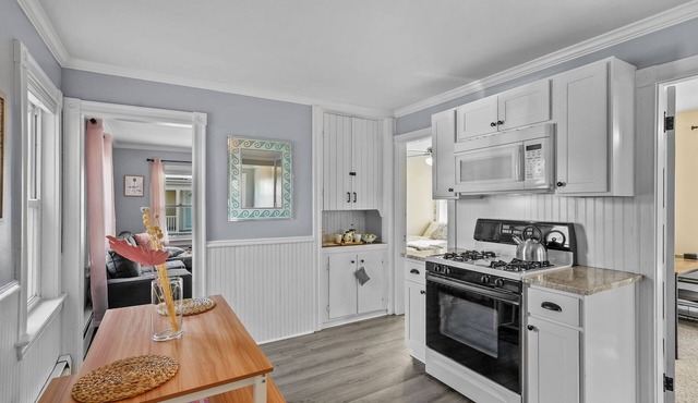 Blissful in Bristol - short walk to waterfront, restaurants, coffee shops & park