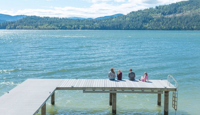 Blissful Lakefront Living Minutes From Dover Bay & Sandpoint