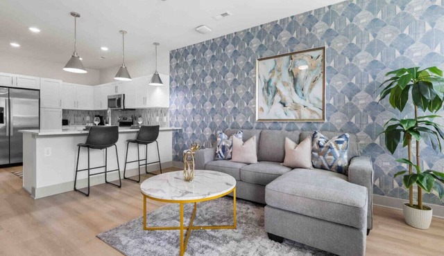 Blissful Living 5 Min From Downtown