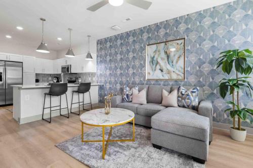 Blissful Living 5 Min From Downtown