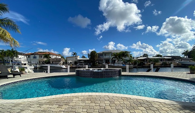 Blissful, serene waterfront Deerfield Beach retreat. Close to the beach.