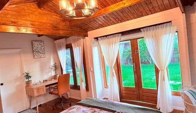 Blissful Wooden Haven entire place is yours, 5 mins drive/train from Parramatta