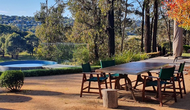 Blissfull 4 acre property with river frontage