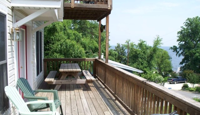 Block to beach. Enjoy relax and play in our gameroom