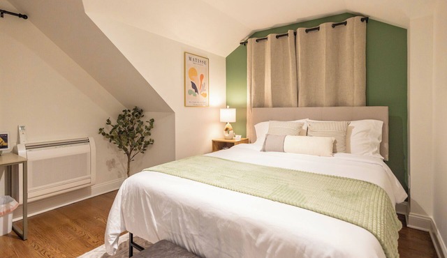 Bloomfield 1 Bed, Laundry In-Unit, Parking, Pets OK, Fios, Separate Entrance