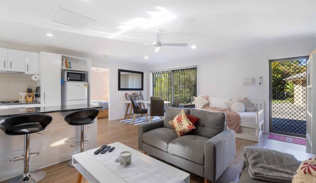 Bloomfield Villa! - Breakfast Deal