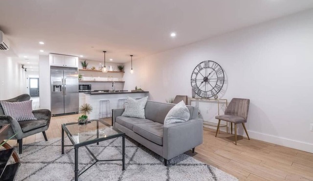 Bloomingdale Beauty - Sleeps 4 in Style!