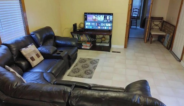 Bloomingdale Country Cottage 2bed 2bath