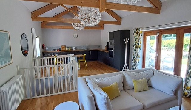 Blossom Barn - Beautiful Grade 2 listed barn conversion