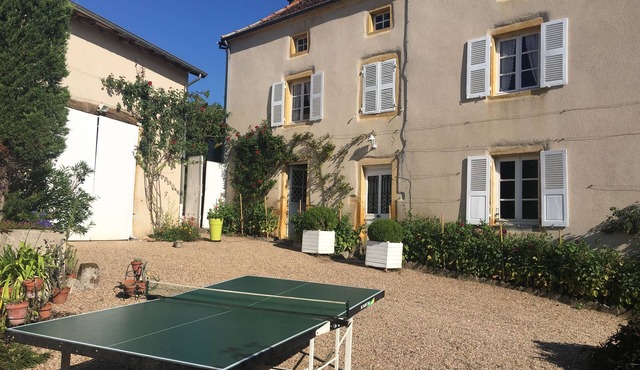 blow of heart, luxurious services, family house, swimming pool, jacuzzi