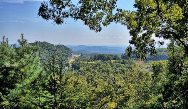 Blowing Rock Skies Open for Bookings! Views, AC