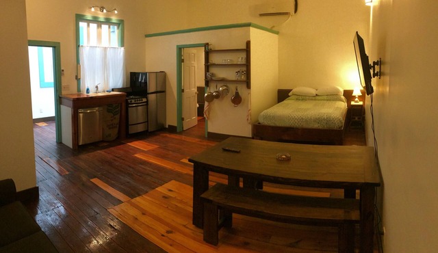 Blu-Buck Mercantile Hotel Apt. C