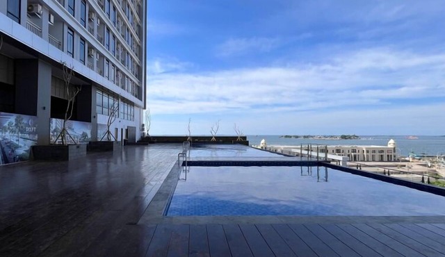 Blue Accent Studio At Delft Ciputra Makassar Apartment