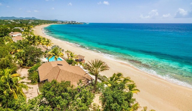 Blue Beach (4 bedrooms) - Baie Longue beachfront villa with pool, Terres Basses, St. Martin