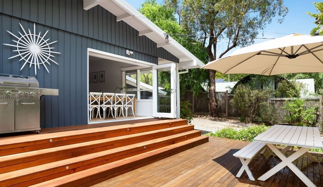 Blue Beachside Luxe Pet Friendly Walk to Beach