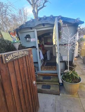 Blue bells Small but quirky & Cozy Shepherd's Hut