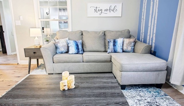 Blue Birch Cottage | 4 min. to Downtown | Fully Stocked Kitchen | Dedicated Workspace